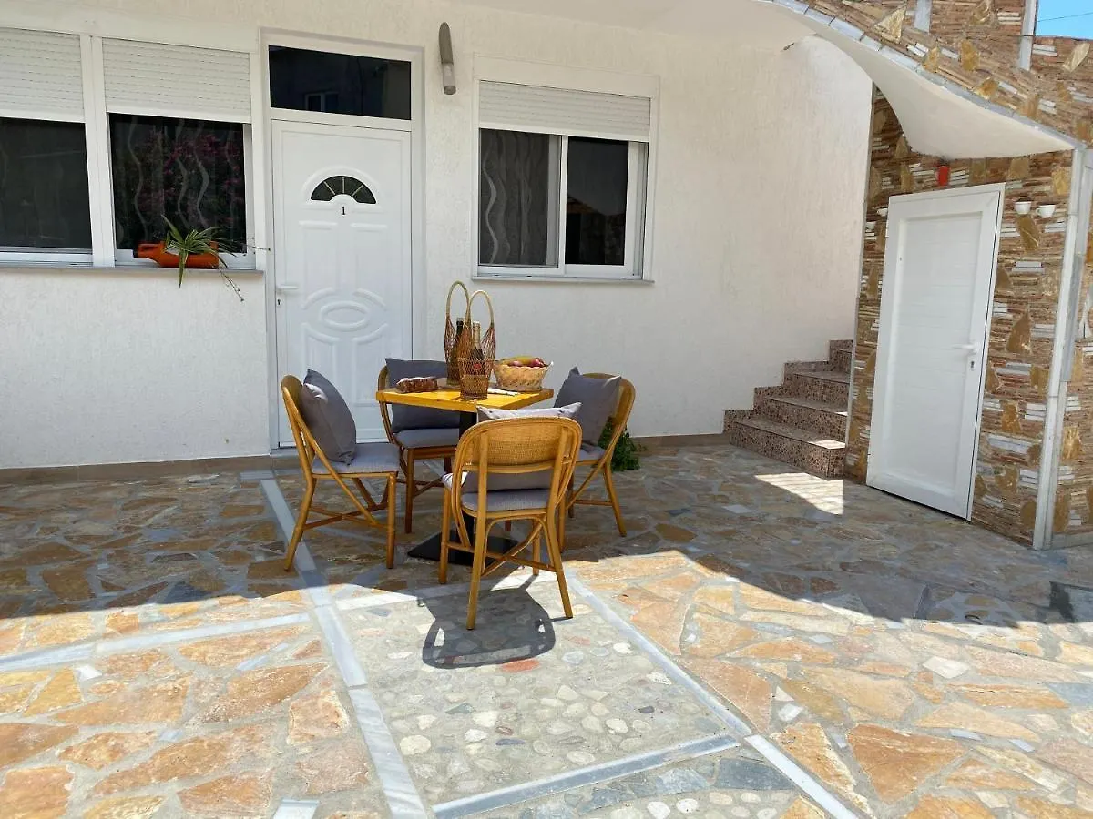 Jona Rooms Himarë