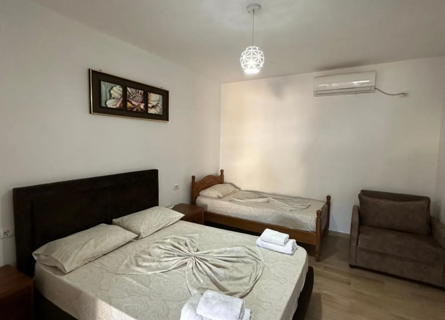 Jona Rooms Himare Apartment