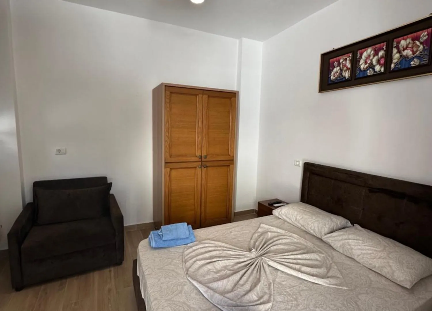 Apartment Jona Rooms Himare
